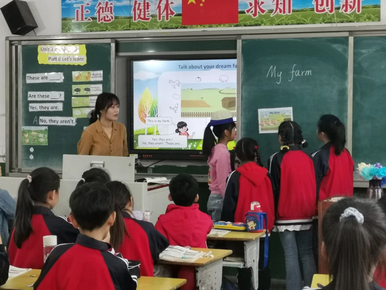 送教下鄉(xiāng)（小學(xué)部） 我校小學(xué)部英語教師送教君山區(qū)錢糧湖小學(xué)