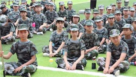 軍訓(xùn)Day 1 | 長郡岳陽郡華學(xué)校2019級初一、高一新生軍事夏令營開營儀式