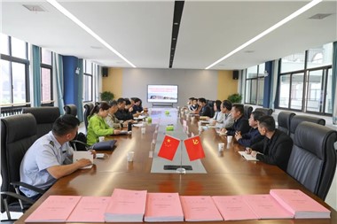 湖南省營養(yǎng)與健康學校評估專家組蒞臨郡華學校指導工作