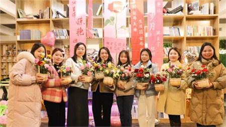 春色郡園 花漾芳華|岳陽市郡華學校舉行慶祝“三八”婦女節(jié)活動