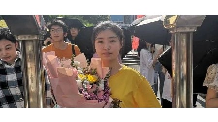 祝賀我的女孩，在郡園如愿圓夢(mèng)！——?轉(zhuǎn)自岳陽市郡華高級(jí)中學(xué)一位學(xué)生母親的朋友圈