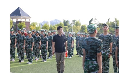 迷彩青春，師恩同行丨軍訓(xùn)系列報(bào)道（三）