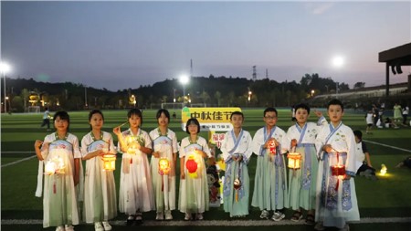 燈耀中秋，月滿郡園丨郡華學校小學部共度佳節(jié)