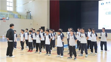 聚力強(qiáng)基謀發(fā)展，深耕體教探新途丨岳陽市小學(xué)體育課堂教學(xué)改革研討活動在郡華學(xué)校順利舉行