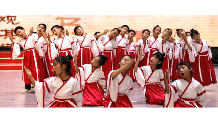 吟唱經(jīng)典，感悟詩詞之美！